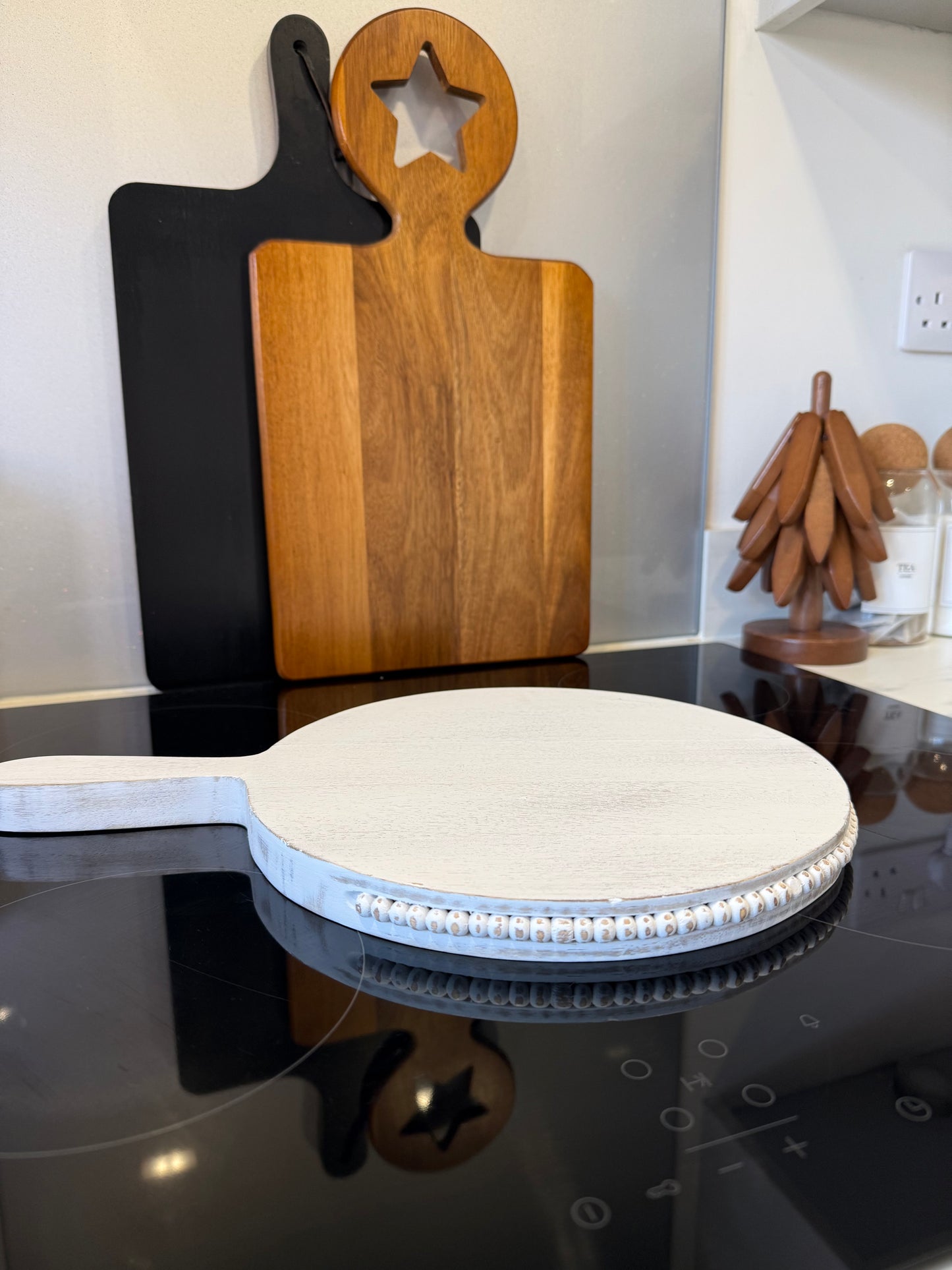 Round Mango Wood Beaded Chopping Board