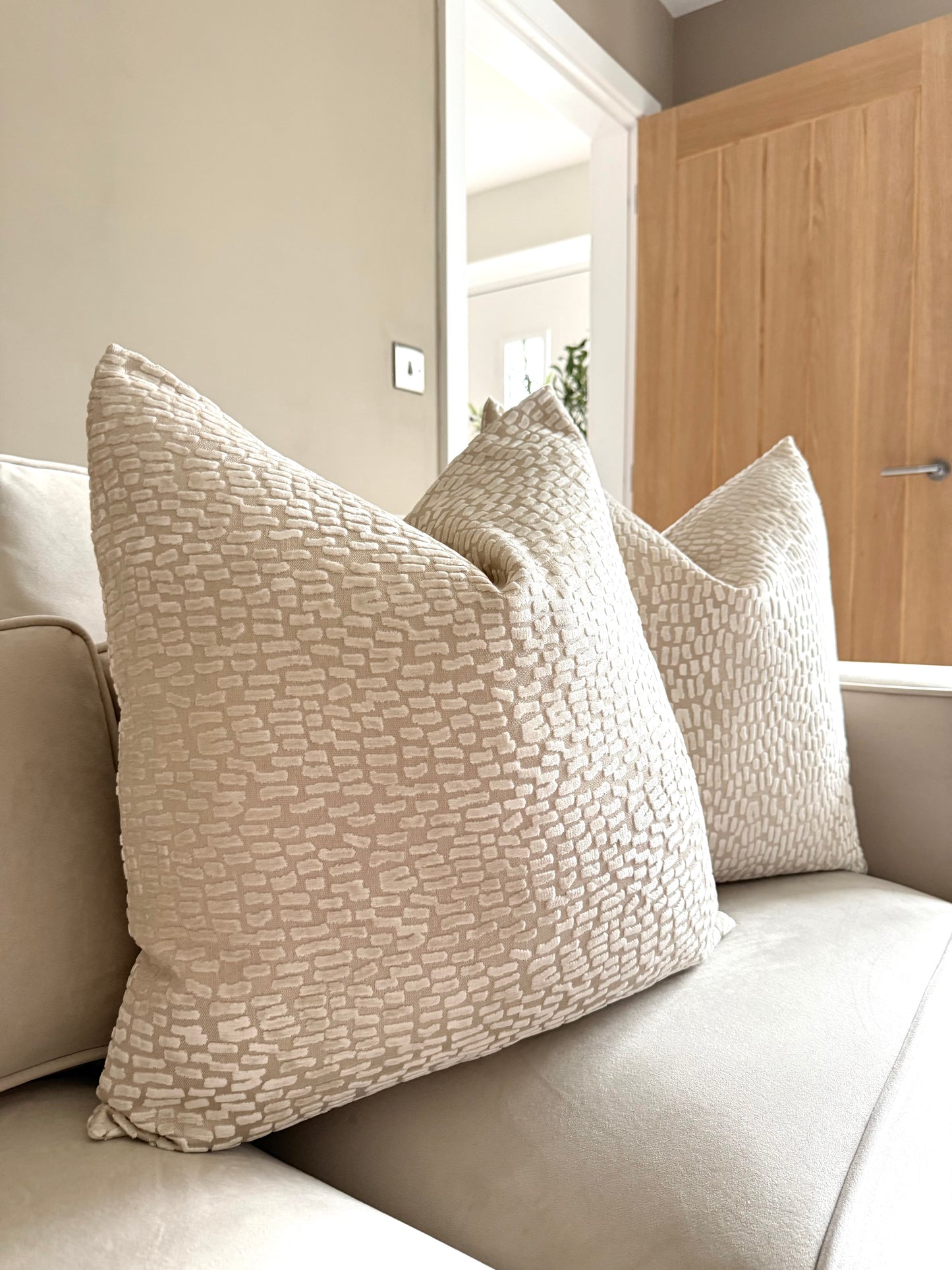 Melody Ivory Large Cushion 22”