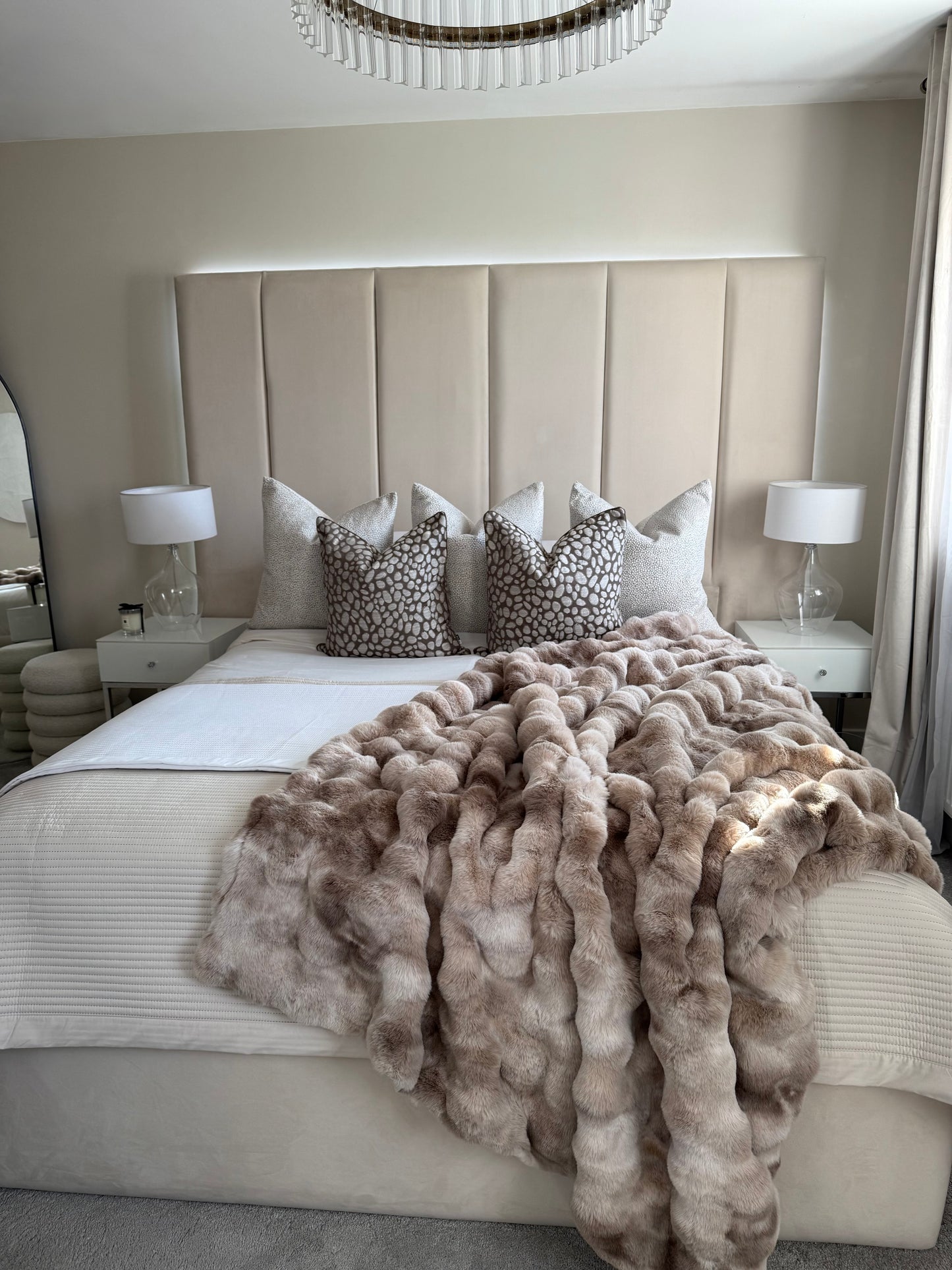 Bermondsey Cream & Brown Super Thick Luxury Faux Fur Throw