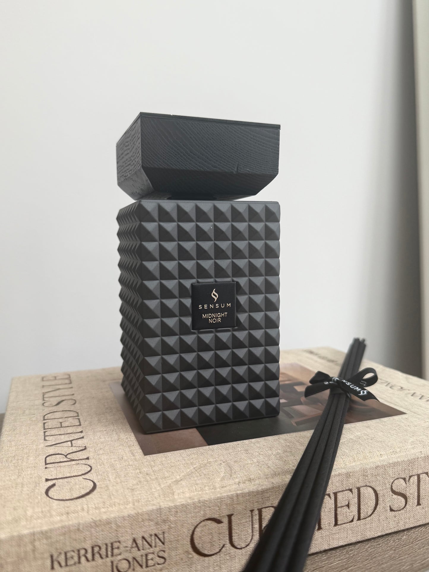 Sensum Scents Midnight Noir 500ml Reed Diffuser