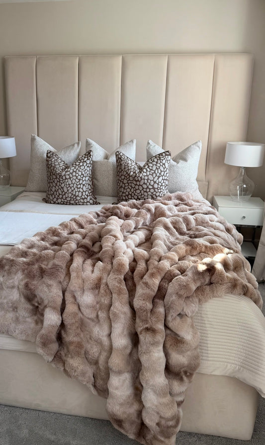 Bermondsey Cream & Brown Super Thick Luxury Faux Fur Throw