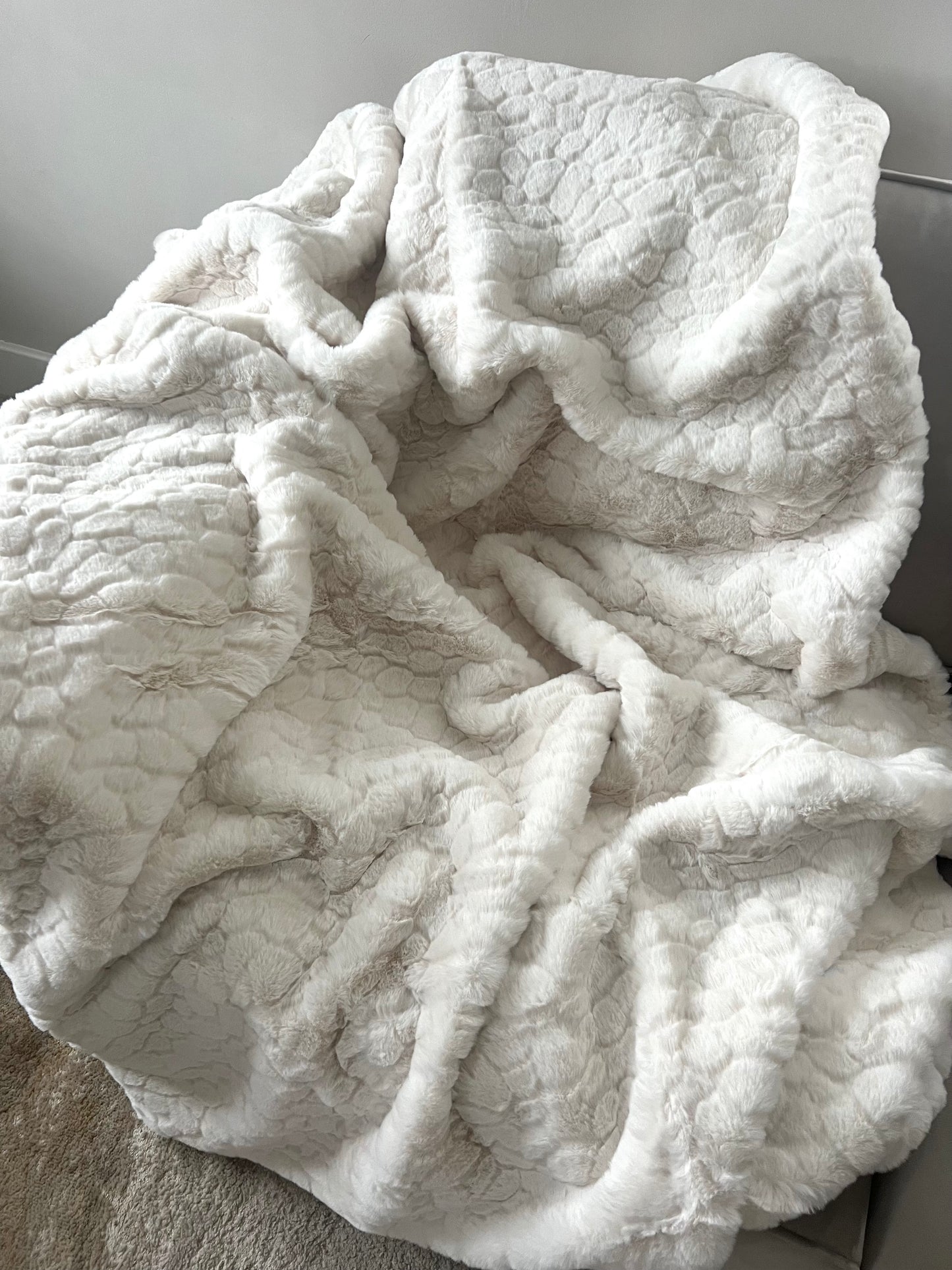 Camberwell Ivory Luxury Faux Fur Throw
