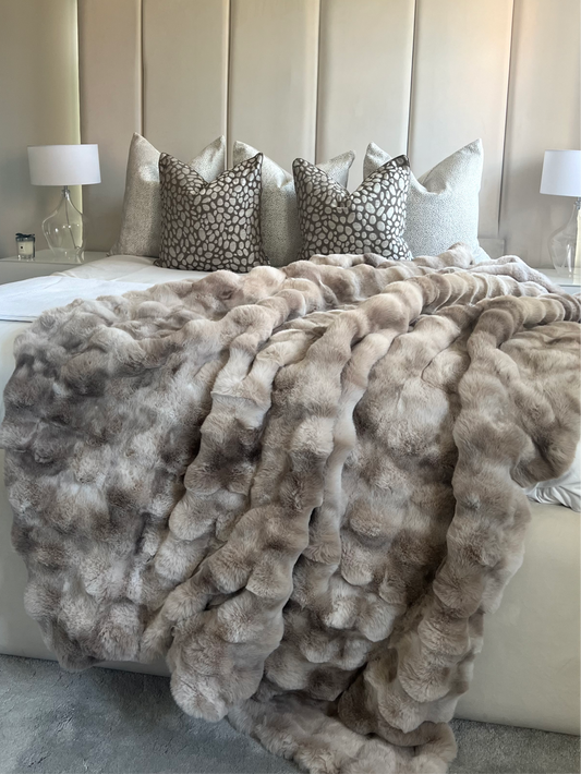 Bermondsey Cream & Brown Super Thick Luxury Faux Fur Throw