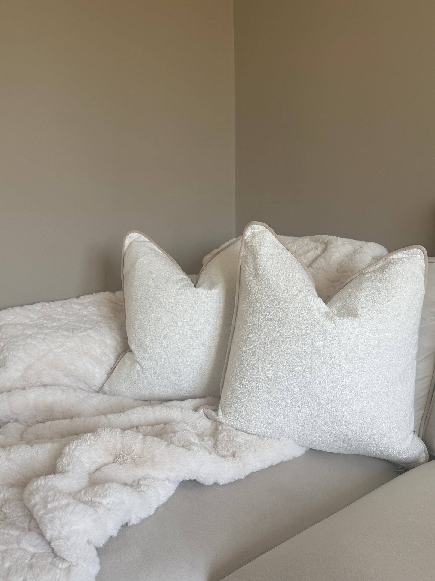 Kivo Large Natural Cushion