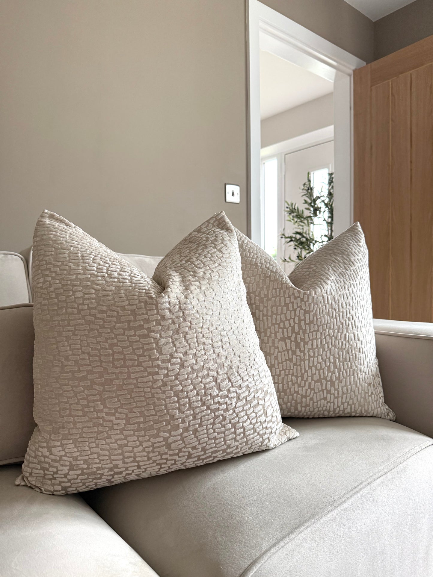 Melody Ivory Large Cushion 22”