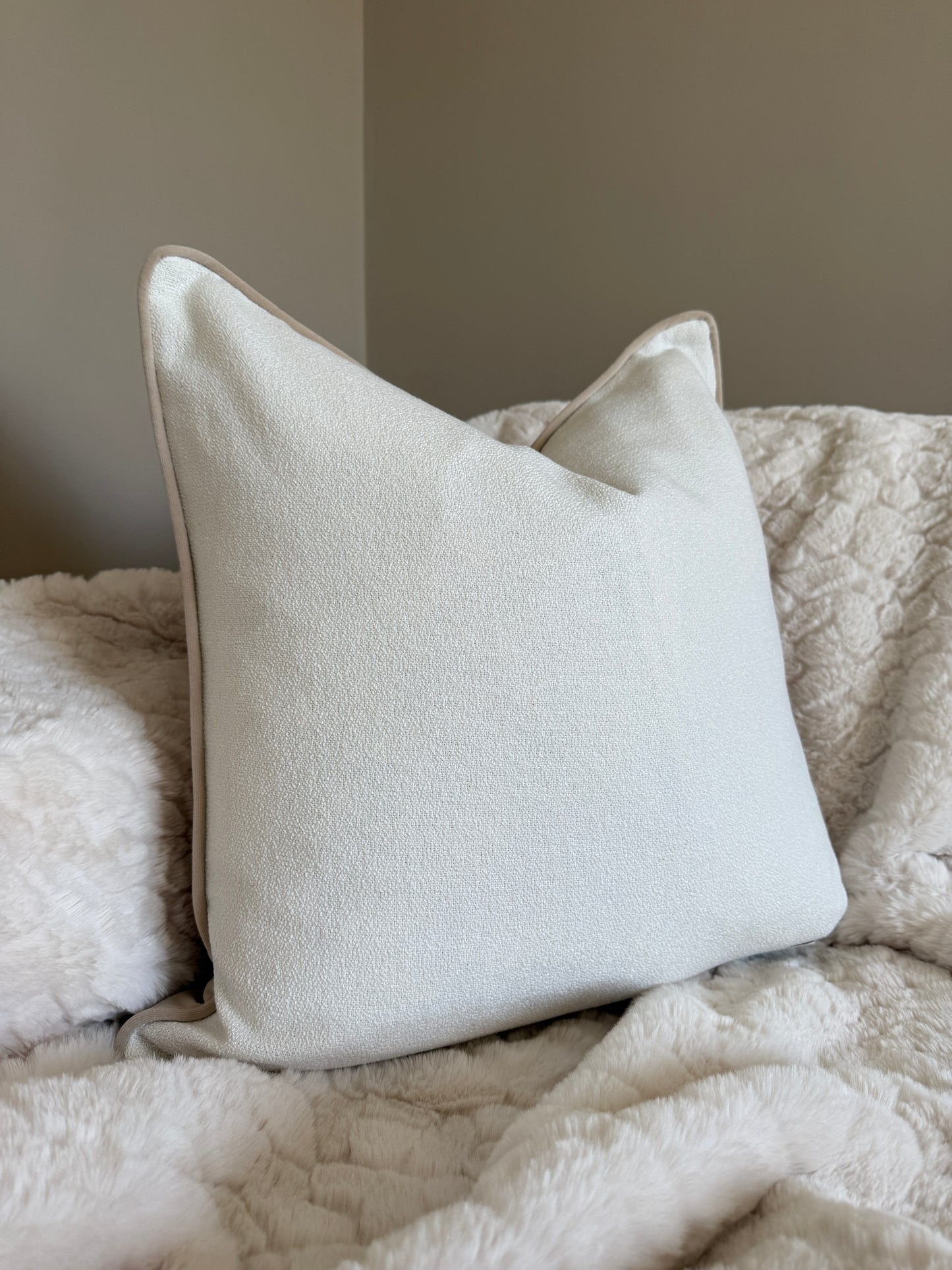 Kivo Large Natural Cushion