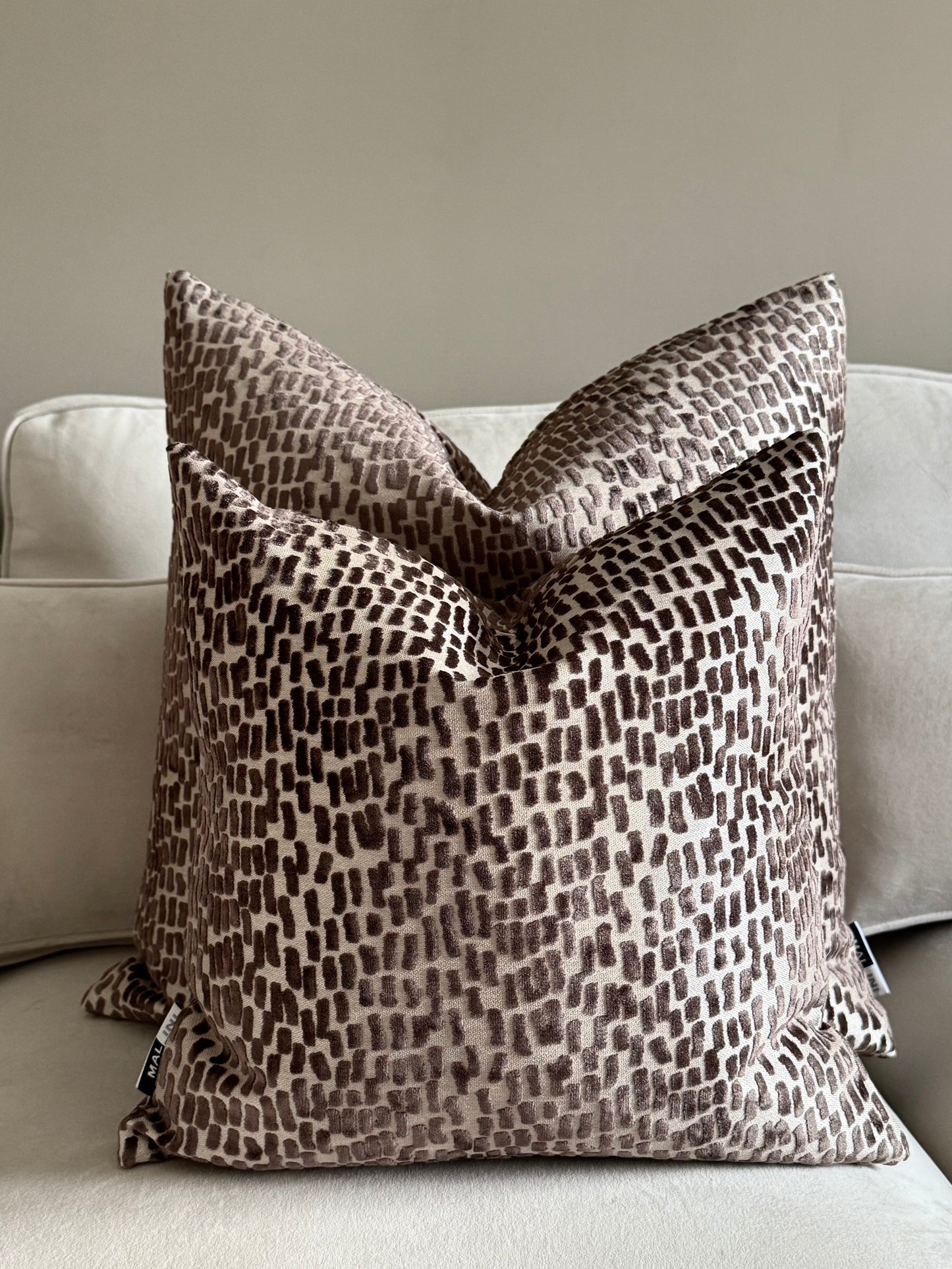 Melody Chocolate Cushion 16”