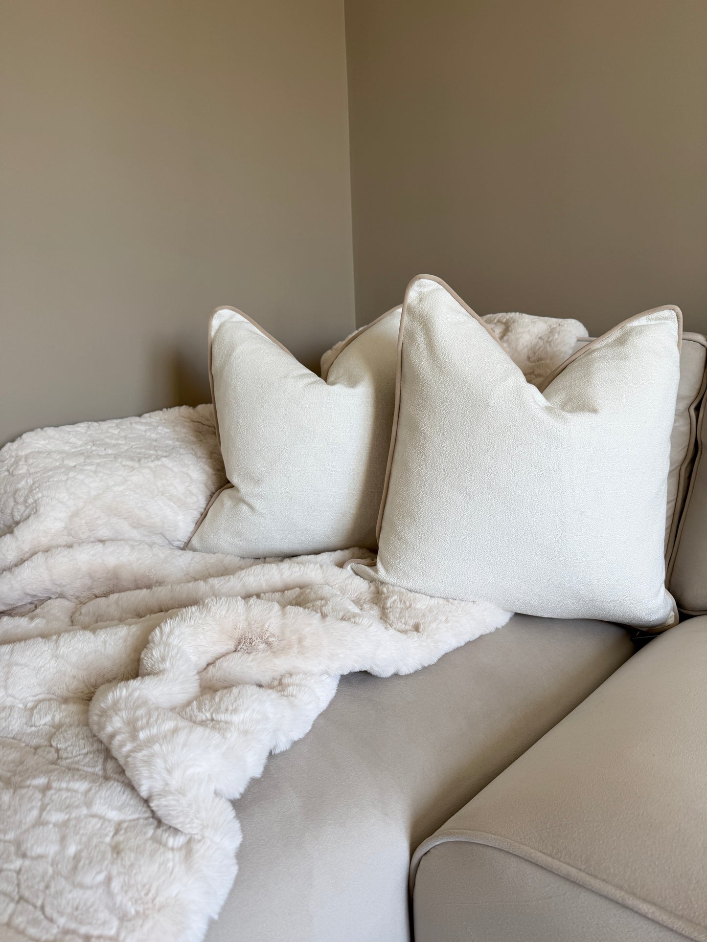 Kivo Large Natural Cushion