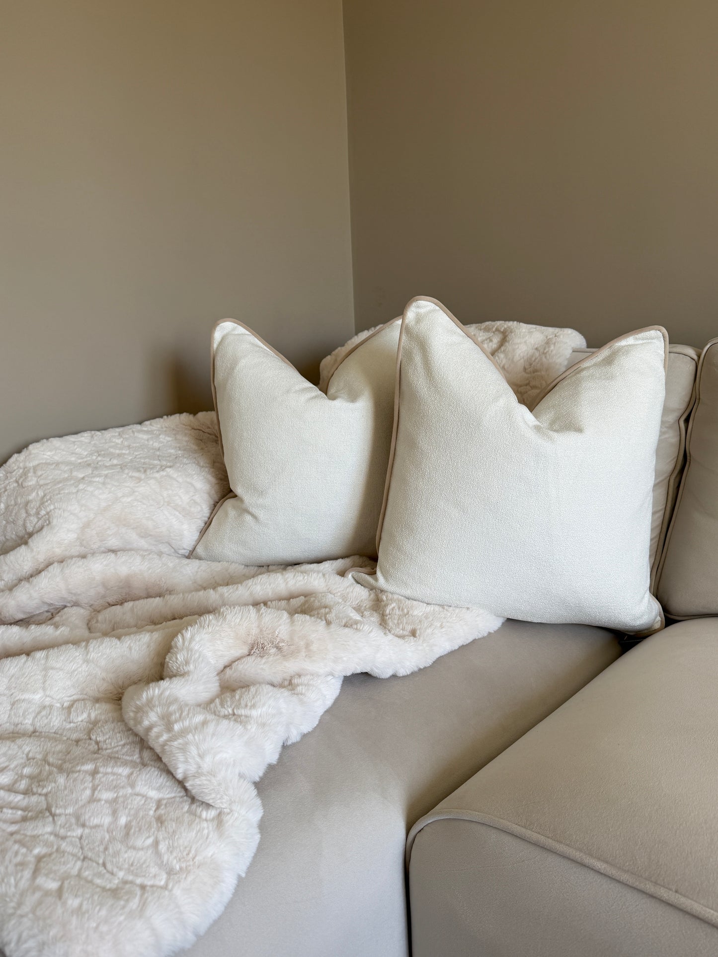 Kivo Large Natural Cushion