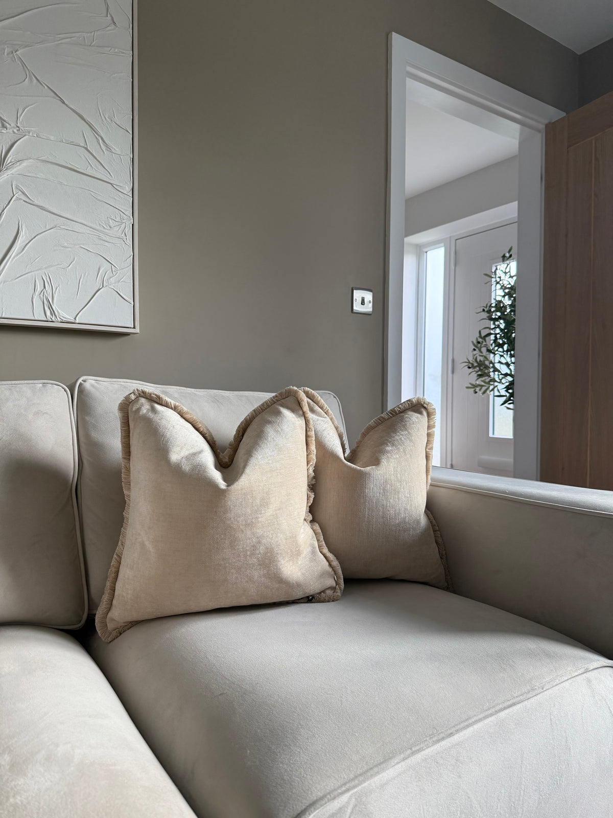 PM Curtain Call Neutral Cushion