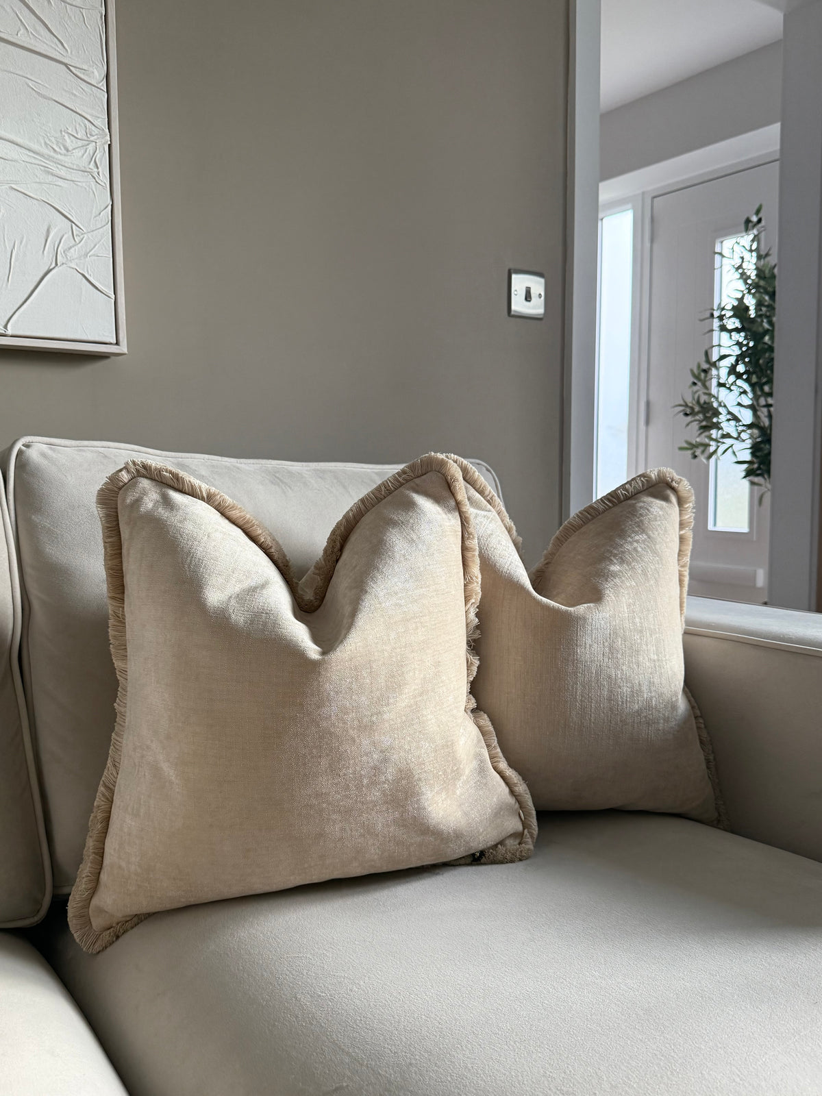 PM Curtain Call Neutral Cushion
