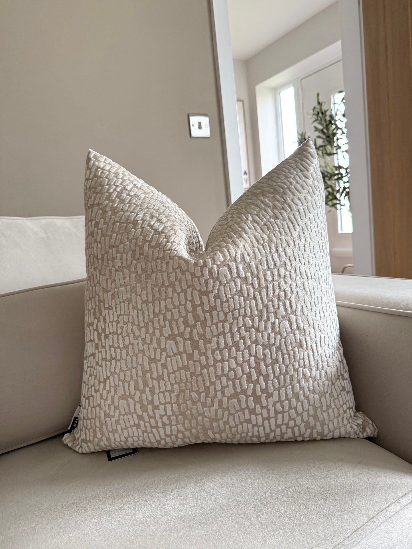 Melody Ivory Cushion 16”